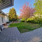 Cozy Duplex At Heikinlaakso
